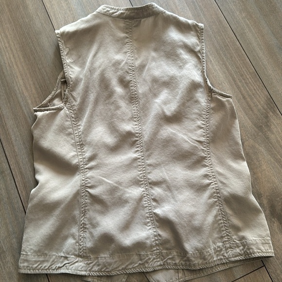 J Jill safari vest size small - Picture 8 of 8